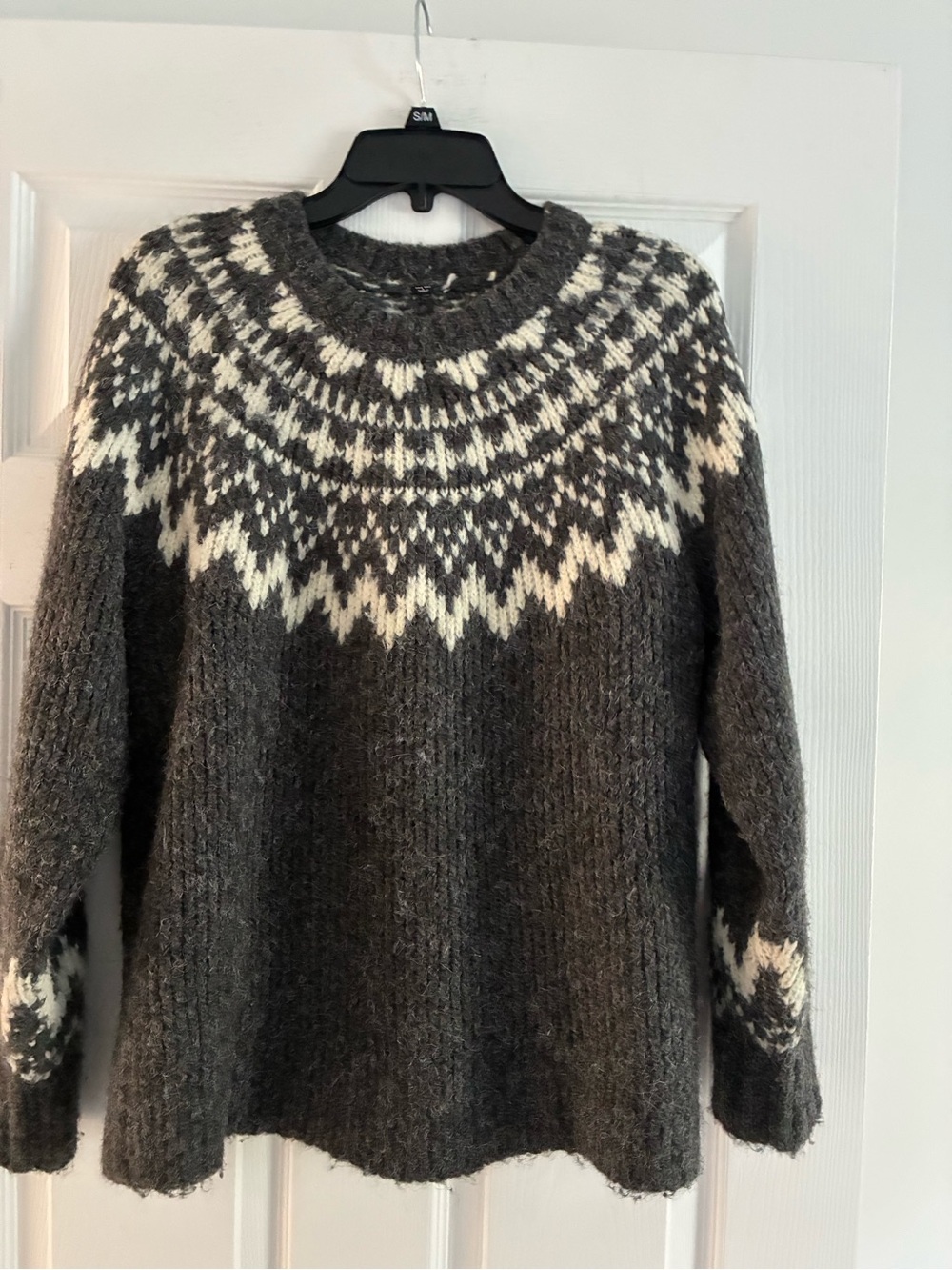 Uniqlo Dark Gray and White Nordic Yoke Wool Crewneck Sweater large